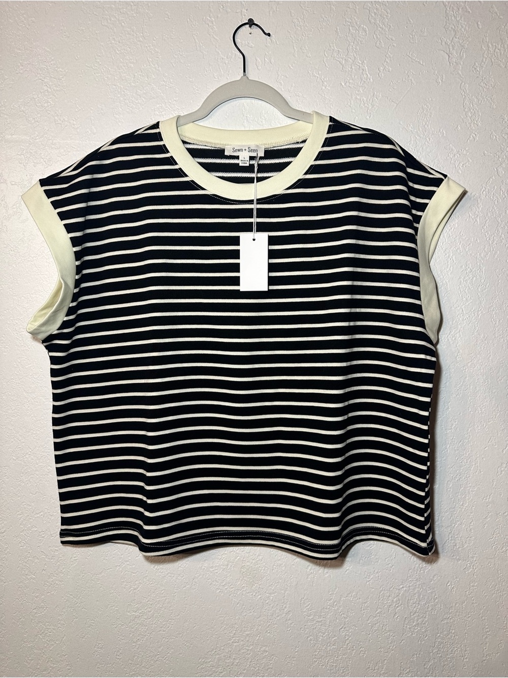 Women’s 2 piece Black & White Striped Short Sleeve Top with shorts NWT  Large